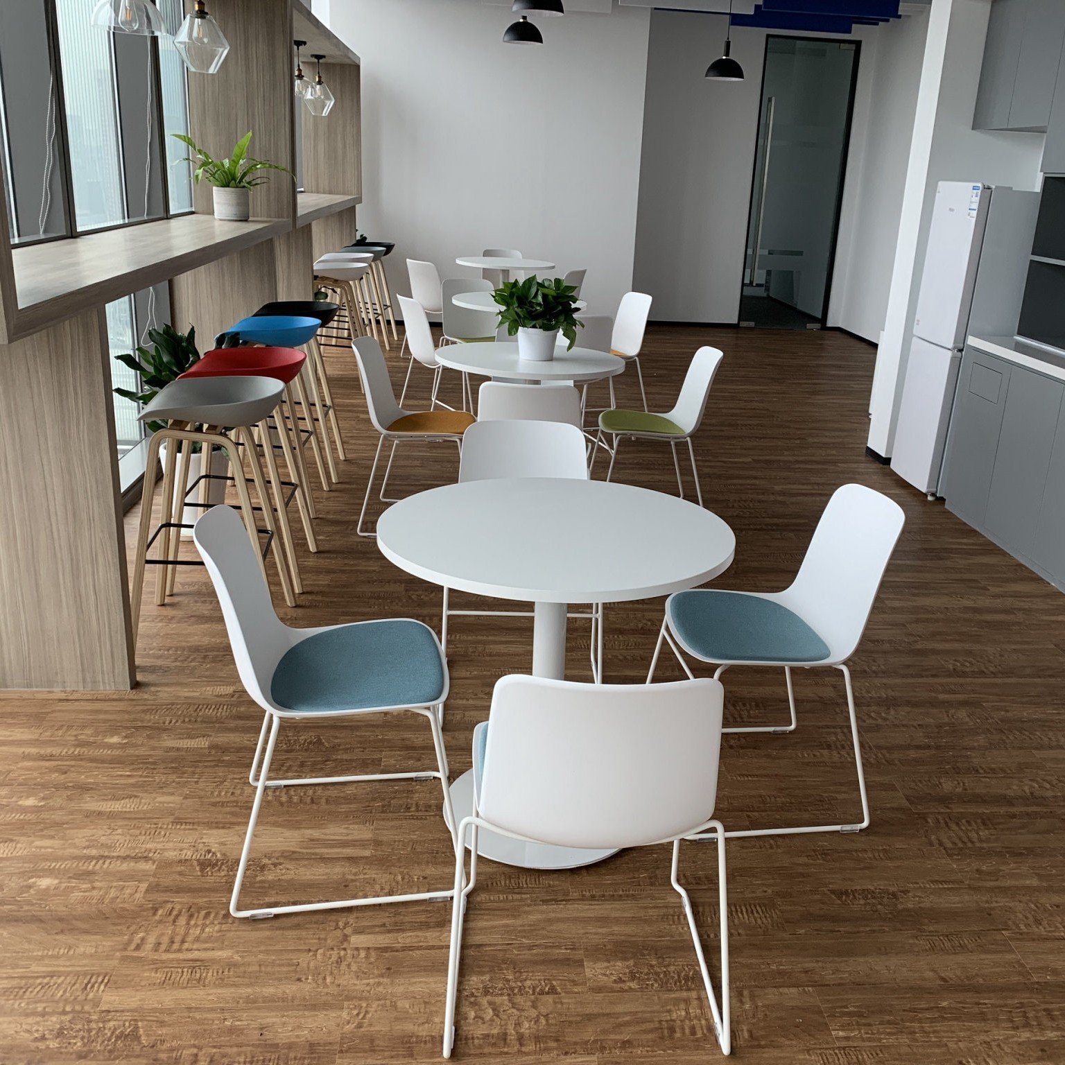 家具销售租赁寄存